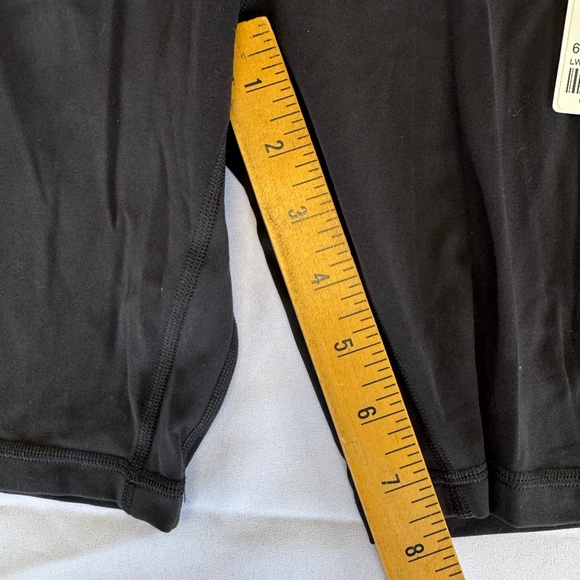 Lululemon Align High Rise Short 8" with Pockets Black Size 6 - Picture 8 of 9